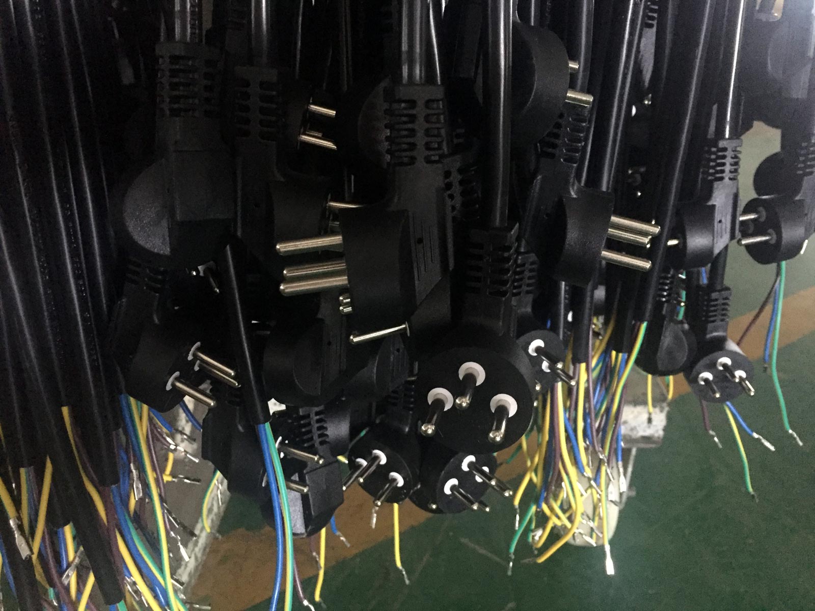 Israel-power-cords-termination.jpg
