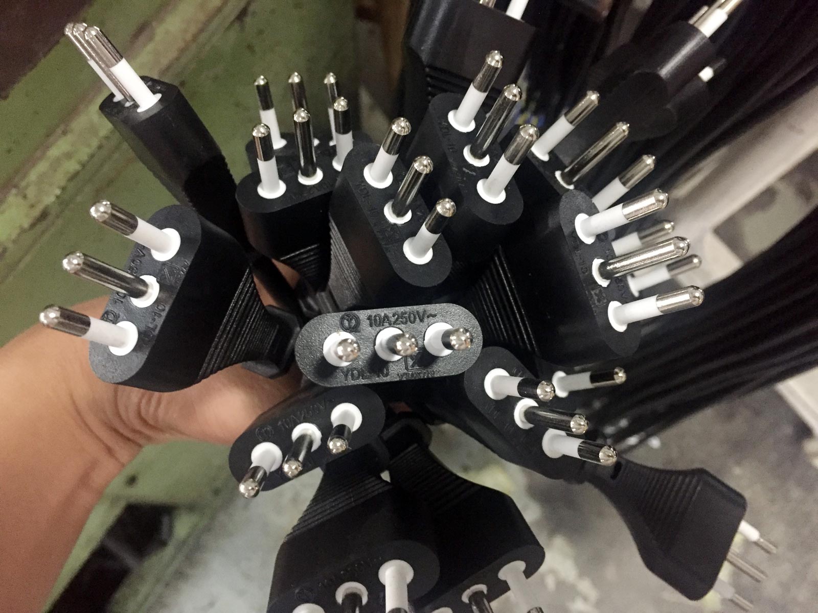 Italay-power-supply-cord.jpg