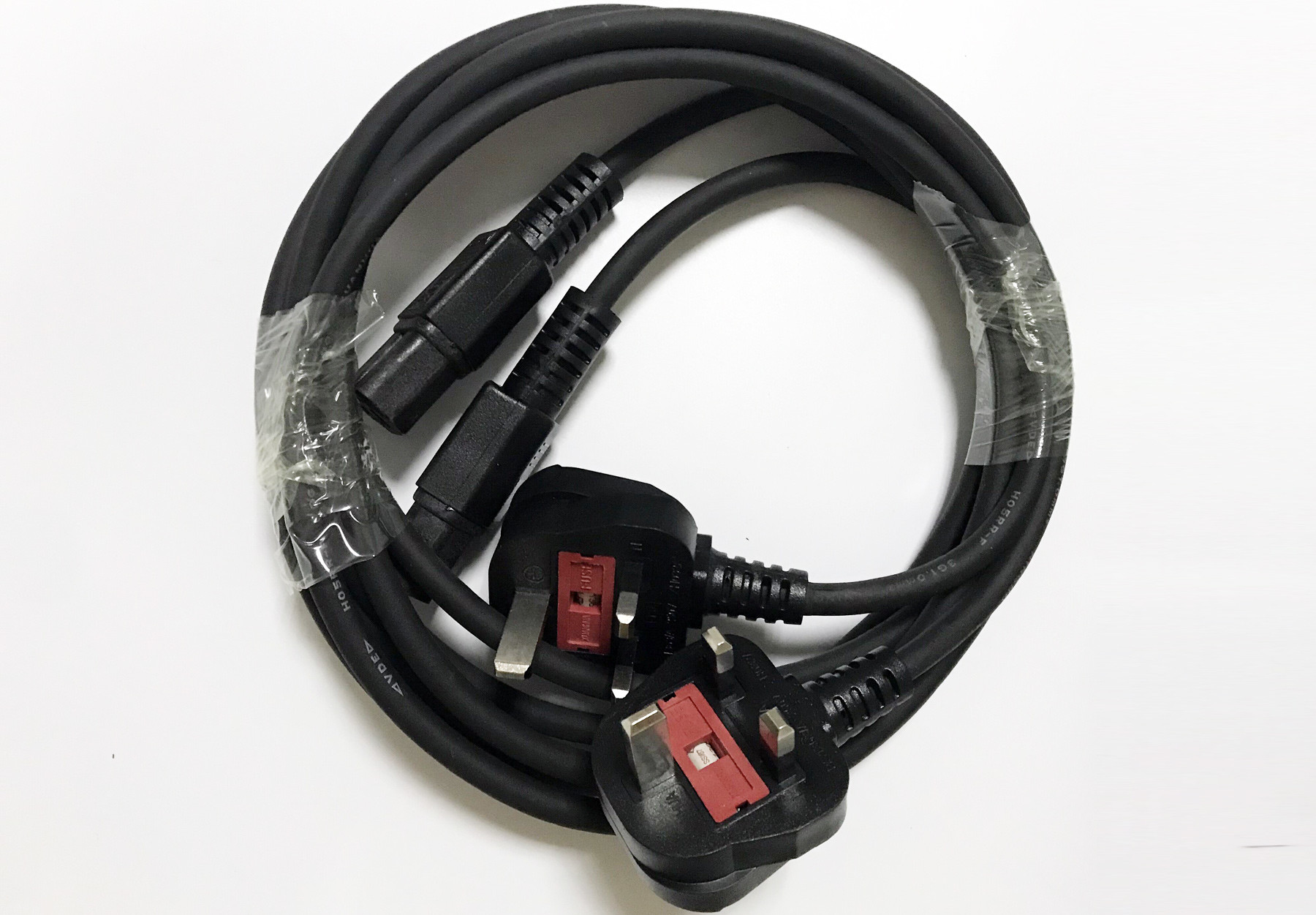 UK-BSI-1363A-Plug-to-IEC-60320-C15-Mains-Lead.jpg