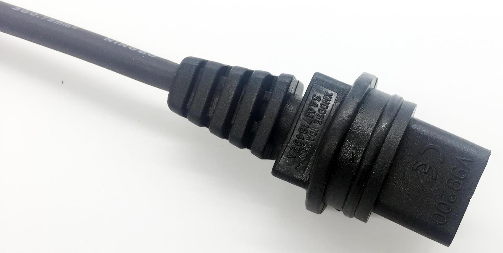 IEC-IEC-60320-C13-Waterproof-Power-Cable.jpg