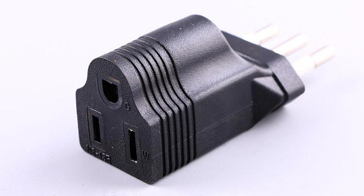 NEMA-5-15R-to-Italy-10-Amp-3-Wire-CEI-23-50-Standard-Type-L-Plug-Adapter.jpg