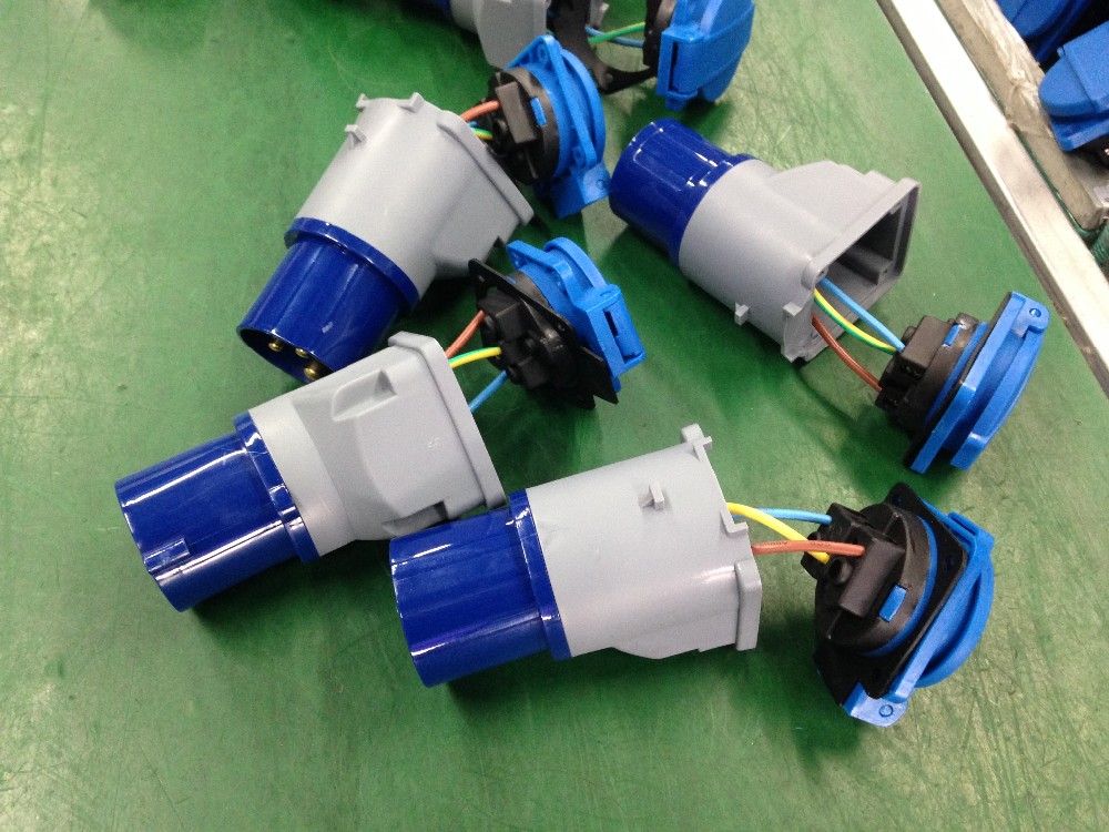 IEC-60309-socket-adapter.jpg