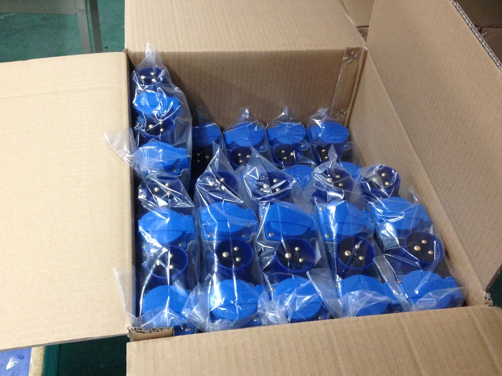 IEC-60309-plug-adapter-package.jpg